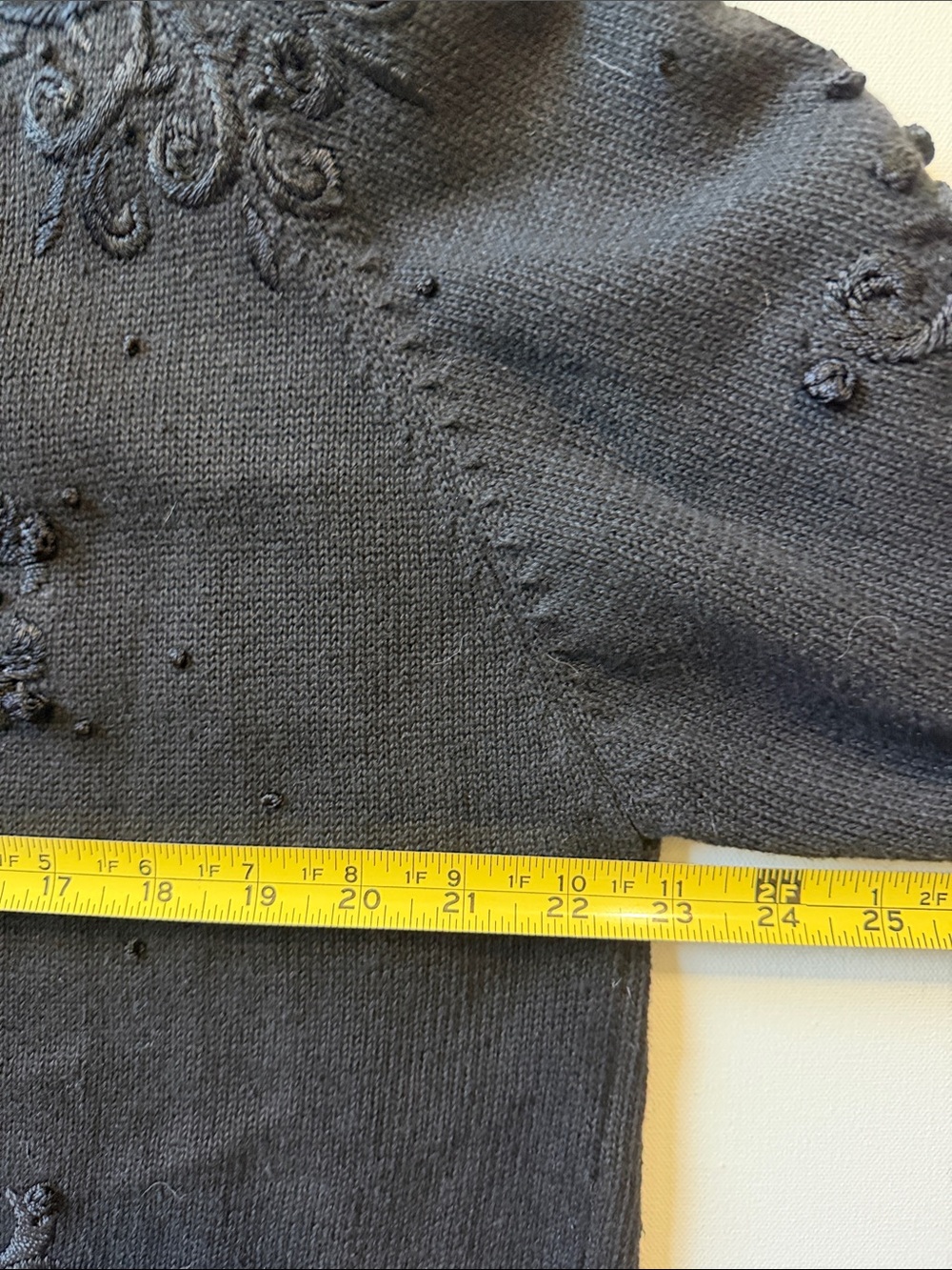 Express Tricot Women’s Black Embroidered Knit Cardigan -L - Picture 6 of 8